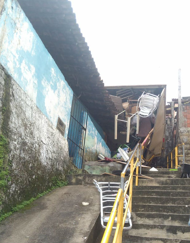 Acidente ocorreu na manhã deste domingo (12) e não deixou feridos. Foto: Prefeitura do Cabo / Divulgação/ Acidente ocorreu na manhã deste domingo (12) e não deixou feridos. Foto: Prefeitura do Cabo / Divulgação/