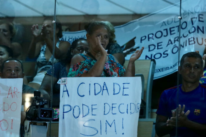 A proposta de implantar aparelhos nos ônibus foi defendida por associações de usuários de coletivos e discutida na casa legislativa. Foto: Tarciso Augusto/Esp. DP.