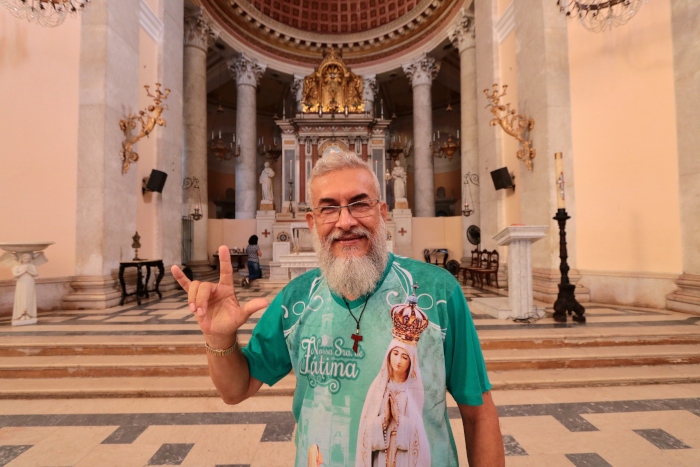 Na foto, César Augusto Machado, que se prepara para integrar a Terceira Ordem Franciscana.
Foto:Tarciso Augusto/Esp. DP Foto.