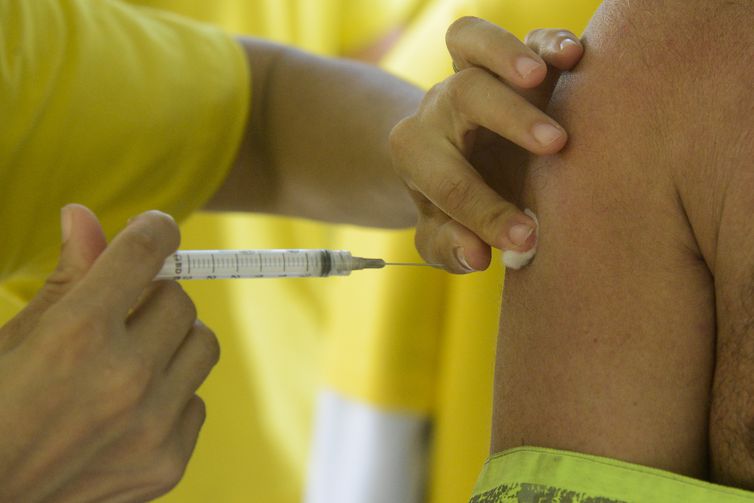 Os grupos prioritários tiveram entre os dias 10 de abril e 31 de maio para se vacinar com exclusividade. Foto: Tomaz Silva/Agência Brasil/ Os grupos prioritários tiveram entre os dias 10 de abril e 31 de maio para se vacinar com exclusividade. Foto: Tomaz Silva/Agência Brasil/