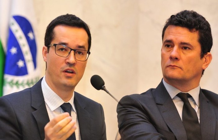O texto afirma que a "República de Curitiba" "não passou de uma conspiração política - Foto: Reprodução/A Postagem/ O texto afirma que a "República de Curitiba" "não passou de uma conspiração política - Foto: Reprodução/A Postagem/