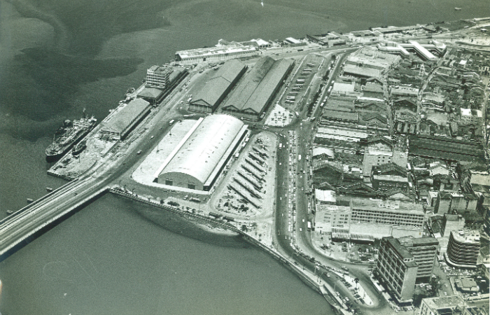 Vista aérea do Porto do Recife, Cais de Santa Rita e do bairro de São Jose, em 1971