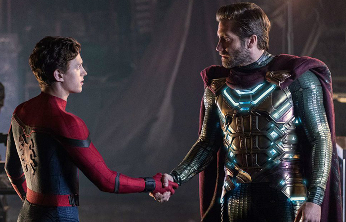 Peter Park conhecendo Mysterio, vilão histórico dos quadrinhos. Foto: Sony Pictures/Divulgação