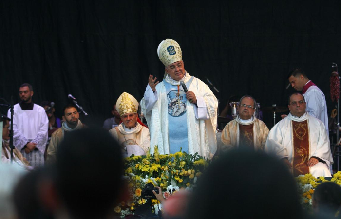"Vocês fizeram um grande sacrifício em sair de casa e estar aqui", agradeceu dom Orani, arcebispo do Rio - Bruna Costa/Esp. DP