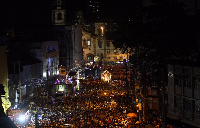 Cortejo saiu por volta das 18h da Basílica do Carmo - Bruna Costa/Esp. DP