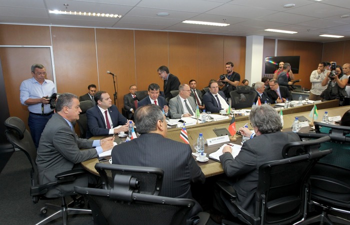 Governador de Pernambuco, Paulo Câmara (esq.) é um dos gestores presentes no encontro (Foto: Divulgação/Gov.SE)