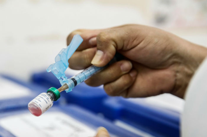 A vacina tríplice viral, disponível na rede pública, protege contra sarampo, rubéola e caxumba. Foto: Paulo Paiva/DP./ A vacina tríplice viral, disponível na rede pública, protege contra sarampo, rubéola e caxumba. Foto: Paulo Paiva/DP./