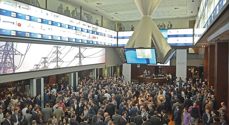 O Ibovespa operou destoado do mercado pelo segundo pregão seguido e subiu 0,54% com a forte alta da Petrobras, que anunciou lucro recorde na véspera. Foto: Rovena Rosa/Agência Brasil/Foto: Rovena Rosa/Agência Brasil
