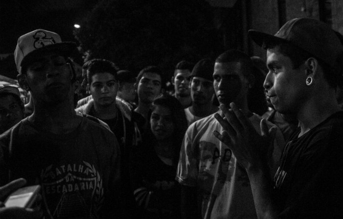 Na Batalha da Escadaria não são toleradas rimas racistas, machistas ou homofóbicas. Foto: Fernando Gomes/Divulgação