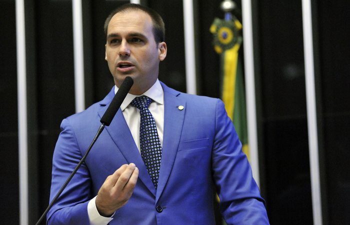 Bolsonaro afirmou que imprensa "massacrou" seu filho, o deputado federal Eduardo Bolsonaro. FOTO: Alex Ferreira/Câmara dos Deputados/ Bolsonaro afirmou que imprensa "massacrou" seu filho, o deputado federal Eduardo Bolsonaro. FOTO: Alex Ferreira/Câmara dos Deputados/