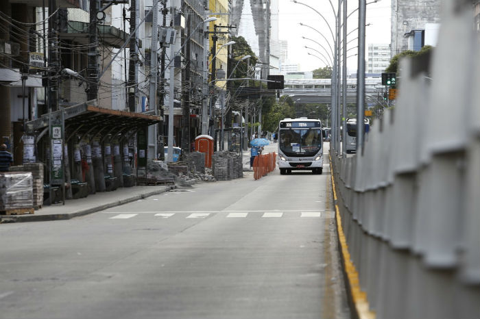 Duas ficam inutilizadas enquanto outra é reativada. A iniciativa faz parte do planejamento de requalificação da via. Foto: Paulo Paiva / DP/ Duas ficam inutilizadas enquanto outra é reativada. A iniciativa faz parte do planejamento de requalificação da via. Foto: Paulo Paiva / DP/