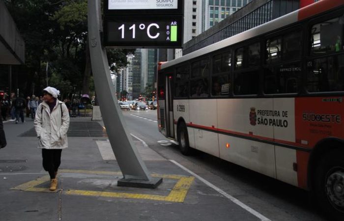 A média máxima foi de 11,7ºC. Até então, a tarde deste sábado (3) tinha sido a mais fria com a máxima de 12,6ºC. Foto: Rovena Rosa/Agência Brasil/ A média máxima foi de 11,7ºC. Até então, a tarde deste sábado (3) tinha sido a mais fria com a máxima de 12,6ºC. Foto: Rovena Rosa/Agência Brasil/