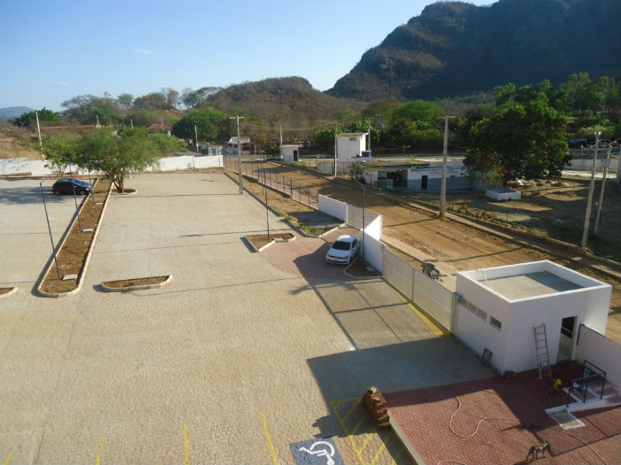 Estacionamentos têm capacidade para 70 veículos e 78 motos.
Foto: UPE/Divulgação.