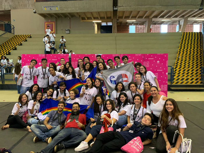 Das 12 equipes da Escola de Aplicação do Recife, seis foram premiadas com medalhas de prata e bronze. Foto: Escola de Aplicação do Recife FCAP/UPE/Divulgação.