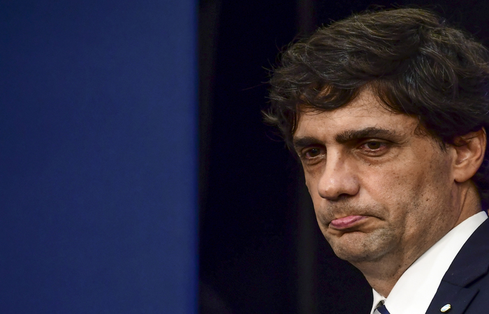 O anúncio foi feito pelo ministro da Fazenda, Hernán Lacunza, nesta quarta-feira.
Foto: Ronaldo Schemidt/AFP/Foto: Ronaldo Schemidt/AFP