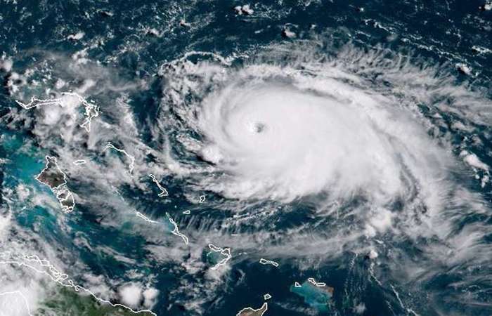 Imagem de satélite mostra o Furacão Dorian se aproximando das Bahamas, na última sexta-feira.  Foto: AFP/