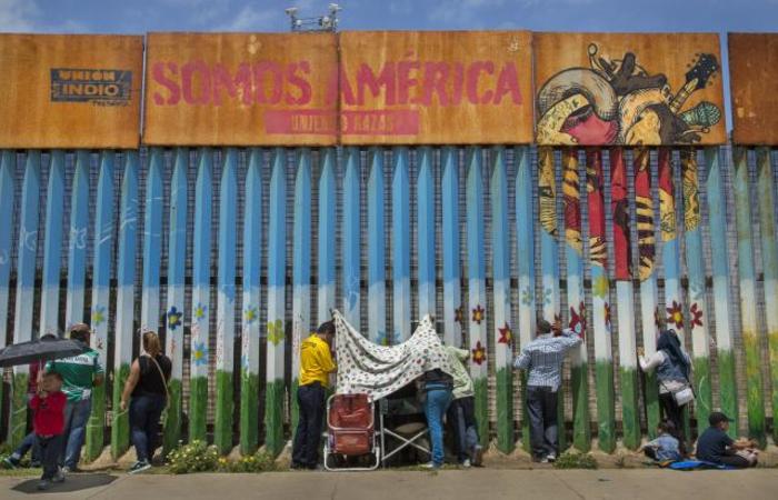 The Wall (2015-16), por Griselda San Martin - Créditos: Phillipescollection.org