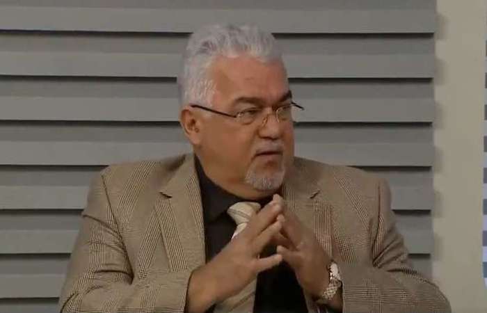 No discurso de despedida, Souto deixou claro que estava chateado por não poder ter feito uma despedida pública da colega Patrícia Rocha - Créditos: Reprodução./ No discurso de despedida, Souto deixou claro que estava chateado por não poder ter feito uma despedida pública da colega Patrícia Rocha - Créditos: Reprodução./