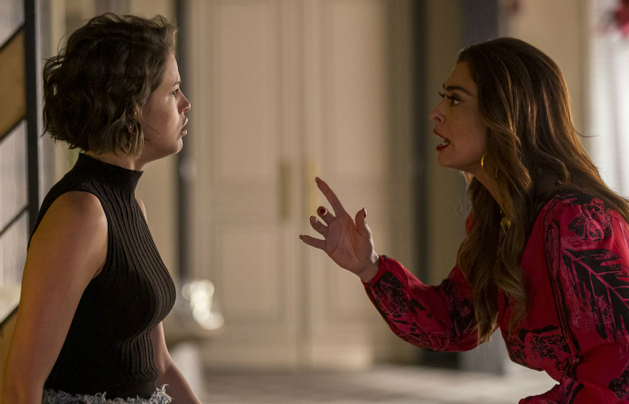 Josiane (Agatha Moreira) e Maria da Paz (Juliana Paes). Foto: TV Globo/Divulgação/ Josiane (Agatha Moreira) e Maria da Paz (Juliana Paes). Foto: TV Globo/Divulgação/