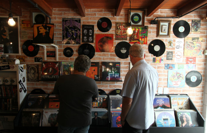 Depois de anos em baixa, no Recife a cultura do vinil está viva. Foto: Peu Ricardo/DP Foto/ Depois de anos em baixa, no Recife a cultura do vinil está viva. Foto: Peu Ricardo/DP Foto/
