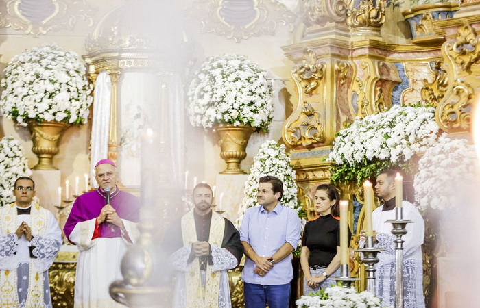 Prefeito do Recife, Geraldo Julio participou, ontem, da missa celebrada pelo arcebispo dom Fernando Saburido na Basílica do Carmo. Crédito: André Rêgo Barros/PCR/ Prefeito do Recife, Geraldo Julio participou, ontem, da missa celebrada pelo arcebispo dom Fernando Saburido na Basílica do Carmo. Crédito: André Rêgo Barros/PCR/