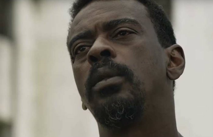 Seu Jorge é um dos protagonistas de Irmandade. Foto: Netflix/YouTube/Reprodução/ Seu Jorge é um dos protagonistas de Irmandade. Foto: Netflix/YouTube/Reprodução/