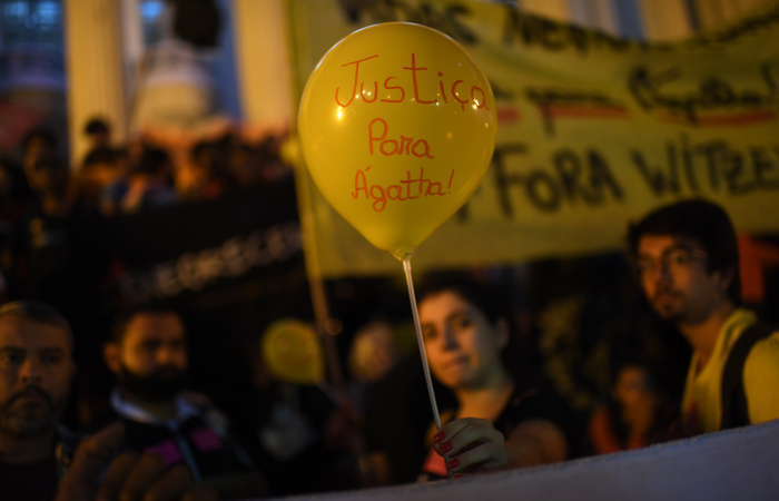 Protesto que aconteceu nesta segunda-feira na frente da Assembléia Legislativa no Rio de Janeiro - Foto: AFP./