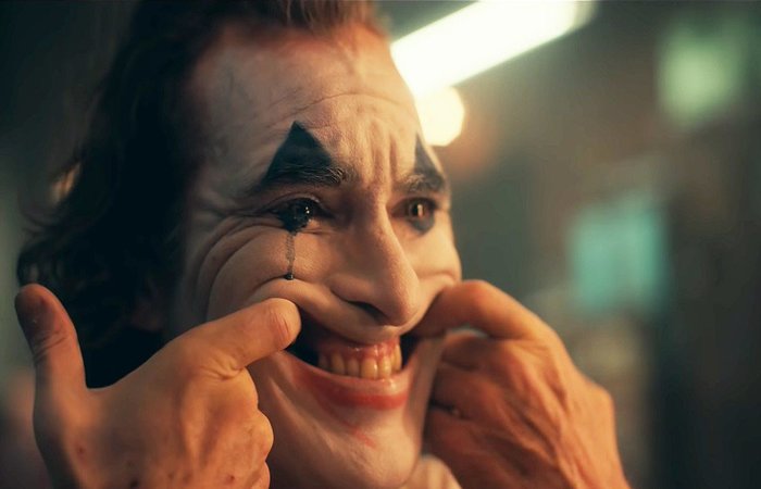Joaquin Phoenix interpretando o Coringa em novo filme da DC - Foto: Reprodução/Warner./