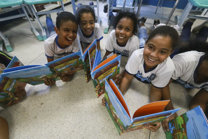 Alunos do quarto ano do ensino fundamental ganharam gosto pelas revistinhas. Foto: Bruna Costa/Esp.DP./