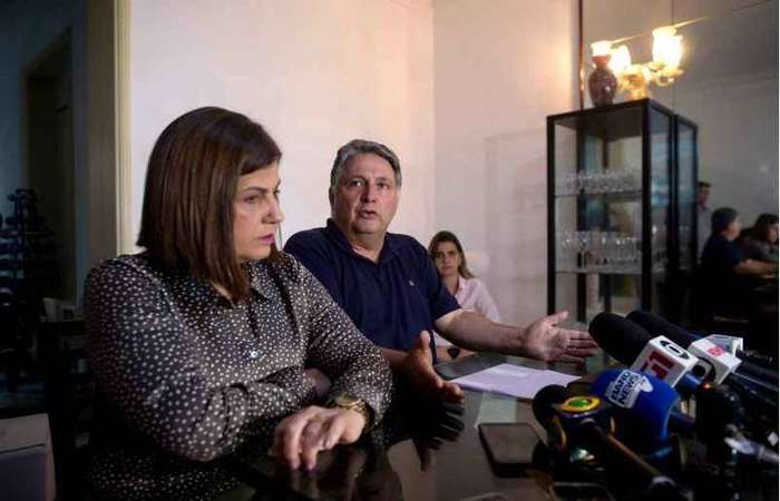 Anthony e Rosinha foram presos em cumprimento de ordem da 2&ordf; C&acirc;mara Criminal do Tribunal de Justi&ccedil;a do Rio (TJ-RJ), que cassou um habeas corpus concedido aos ex-governadores/Mauro Pimentel/AFP