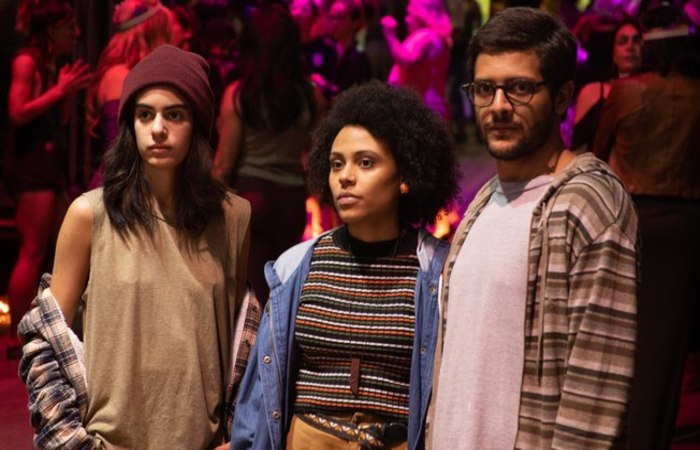 A novidade gira em torno da protagonista Rafa (Clara Gallo), uma jovem de 18 não-binária e pansexual/Foto: Divulgação A novidade gira em torno da protagonista Rafa (Clara Gallo), uma jovem de 18 não-binária e pansexual/Foto: Divulgação