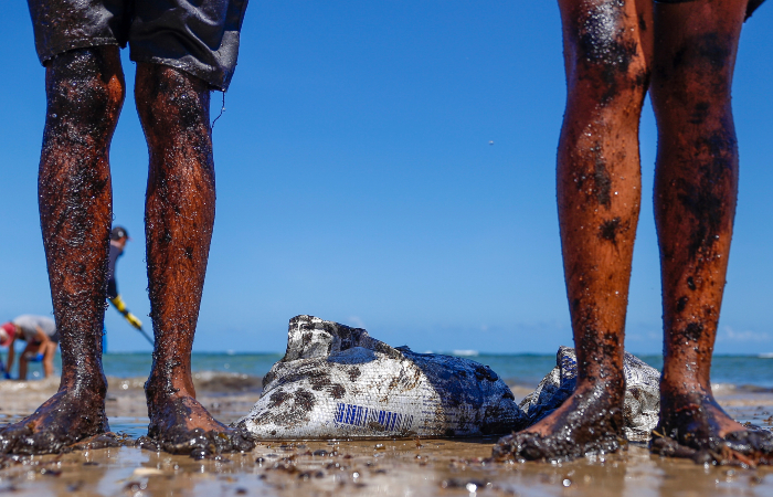 Praias e estuários foram poluídos com petróleo cru./Fotos: Leandro de Santana/Esp. DP. Praias e estuários foram poluídos com petróleo cru./Fotos: Leandro de Santana/Esp. DP.