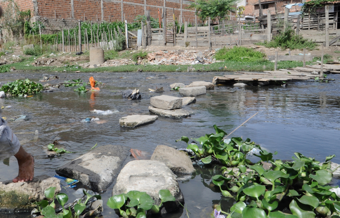 Rio Ipojuca sai do Agreste at&eacute; o estu&aacute;rio pr&oacute;ximo &agrave; praia de Muro Alto./Foto: Teresa Maia/Acervo DP.