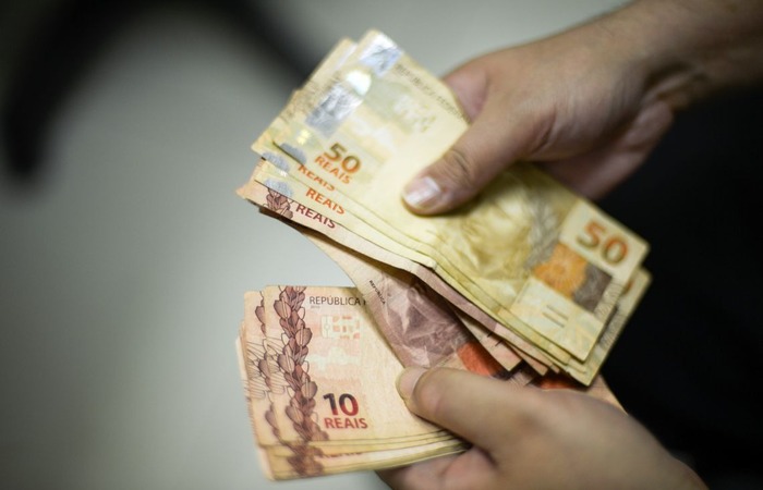 Os cotistas que se enquadram nas condições, mas que já retiraram os R$ 500 neste ano, poderão pedir o restante depois que a matéria for aprovada pelo Congresso e sancionada pelo presidente Jair Bolsonaro./Foto: Marcello Casal Jr./Agência Brasil