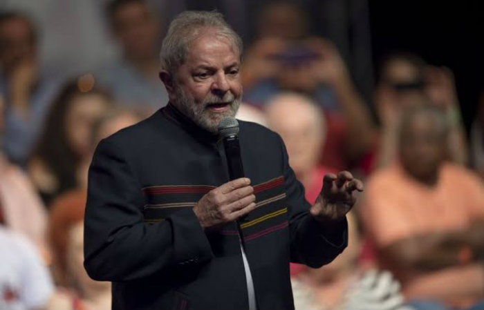 /Quatro horas antes, o petista já tinha divulgado uma mensagem na qual associou o presidente Jair Bolsonaro (PSL) a fake news e mentiras. Foto: AFP /Quatro horas antes, o petista já tinha divulgado uma mensagem na qual associou o presidente Jair Bolsonaro (PSL) a fake news e mentiras. Foto: AFP