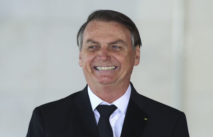 "Pessoal, vem para Caixa, pô, já que você quer entrar no cheque especial. Se você não quiser, tudo bem, continua no seu banco aí", disse./Foto: Sergio Lima/AFP "Pessoal, vem para Caixa, pô, já que você quer entrar no cheque especial. Se você não quiser, tudo bem, continua no seu banco aí", disse./Foto: Sergio Lima/AFP