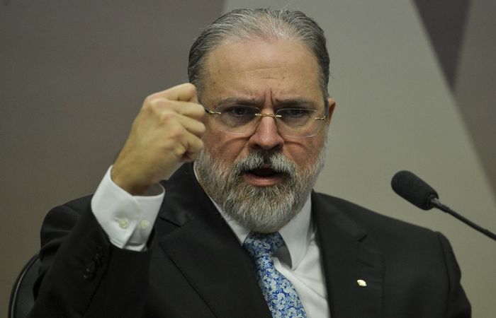 Na quinta-feira, 14, Aras havia dito ao Estadão/Broadcast que não iria contestar judicialmente a determinação do presidente do Supremo/Foto: Marcelo Camargo/Agência Brasil Na quinta-feira, 14, Aras havia dito ao Estadão/Broadcast que não iria contestar judicialmente a determinação do presidente do Supremo/Foto: Marcelo Camargo/Agência Brasil