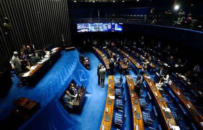 Proposta paralela, que inclui os servidores de estados e municípios em novas regras de aposentadoria deve ser votada amanhã no plenário do Senado, mas com resistência/Marcelo Camargo/Agencia Brasil