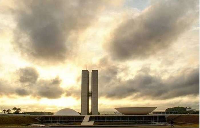 O projeto cria uma espécie de participação nos lucros para servidores quando houver receita extra nos cofres da União/Ed Alves/CB/D.A Press