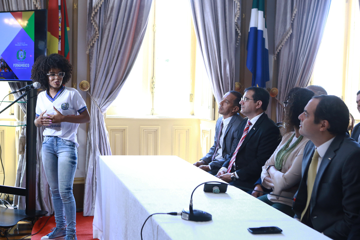 Ao todo, existem 200 mil alunos matriculados nas 392 escolas de referência e 45 Escolas Técnicas Estaduais./Foto: Fotos: Hélia Scheppa/SEI. Ao todo, existem 200 mil alunos matriculados nas 392 escolas de referência e 45 Escolas Técnicas Estaduais./Foto: Fotos: Hélia Scheppa/SEI.