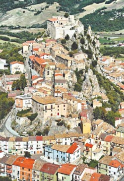 Lenda: Bagnoli del Trigno teria <br>surgido de
construções nos <br>arredores das fontes termais/Wikimedia commons Lenda: Bagnoli del Trigno teria <br>surgido de
construções nos <br>arredores das fontes termais/Wikimedia commons