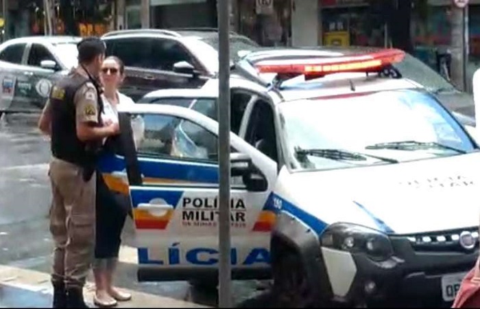 O magistrado estipulou uma fiança de R$ 10 mil que deve ser paga pela mulher antes de ser liberada. (foto: Reprodução/Redes Sociais)/ O magistrado estipulou uma fiança de R$ 10 mil que deve ser paga pela mulher antes de ser liberada. (foto: Reprodução/Redes Sociais)/