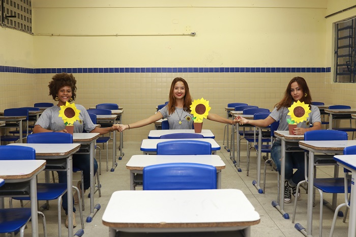 /Estudantes da Escola de Referência Em Ensino Médio (Erem) Padre Francisco Carneiro, em Olinda, criaram projeto Girassol. Foto: Bruna Costa / Esp. DP FOTO