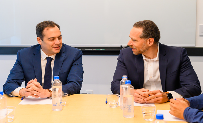 Paulo Câmara e Alex Szapiro selaram a instalação do empreendimento em São Paulo./Foto: Marcelo Bruzzi/Divulgação Paulo Câmara e Alex Szapiro selaram a instalação do empreendimento em São Paulo./Foto: Marcelo Bruzzi/Divulgação