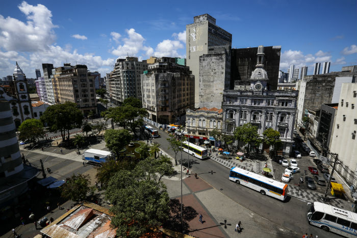 Mudanças acontecem na Rua Primeiro de Março, em frente à Praça da Independência./Foto: Paulo Paiva/DP Mudanças acontecem na Rua Primeiro de Março, em frente à Praça da Independência./Foto: Paulo Paiva/DP