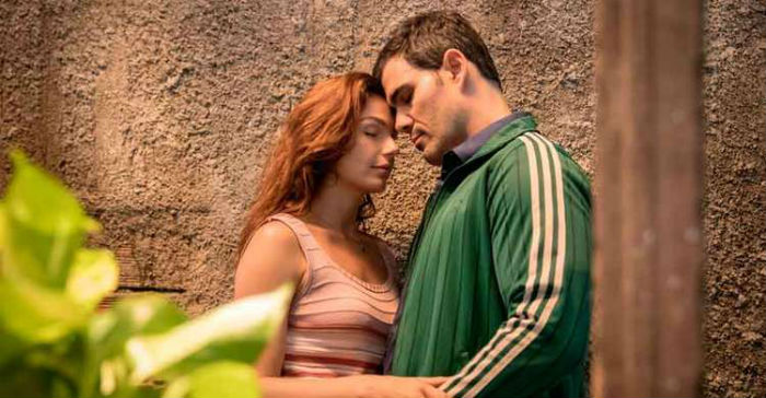 Magno (Juliano Cazarré) e Betina (Isis Valverde) vivem romance intenso em Amor de mãe./Foto: João Cotta/TV Globo/Divulgação Magno (Juliano Cazarré) e Betina (Isis Valverde) vivem romance intenso em Amor de mãe./Foto: João Cotta/TV Globo/Divulgação