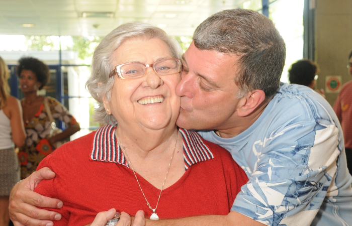 Mãe de Jorge Fernando, Hilda Rebello tem 95 anos/Foto: Frederico Rozário/Globo. Mãe de Jorge Fernando, Hilda Rebello tem 95 anos/Foto: Frederico Rozário/Globo.