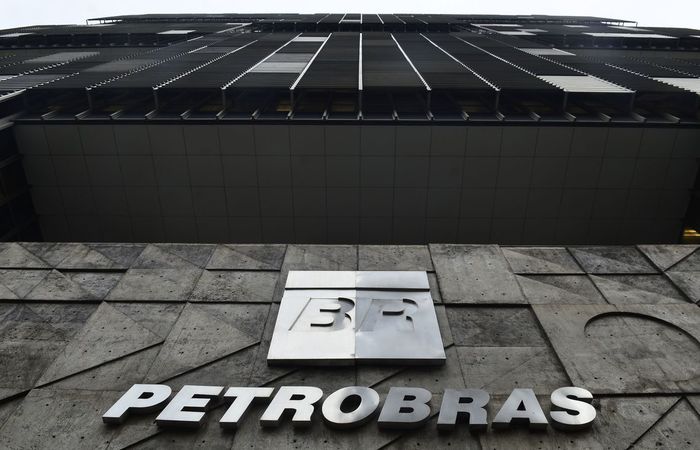 Segundo a Petrobras, foram concedidas garantias em óleo e derivados estocados no mesmo valor da transação/Foto: Fernando Frazão/Agência Brasil Segundo a Petrobras, foram concedidas garantias em óleo e derivados estocados no mesmo valor da transação/Foto: Fernando Frazão/Agência Brasil