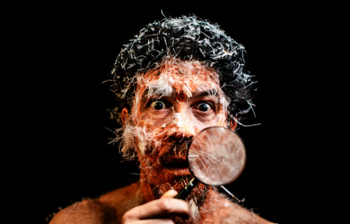 "O humor é um recurso muito potente pra chamar atenção para o absurdo", diz Siba.