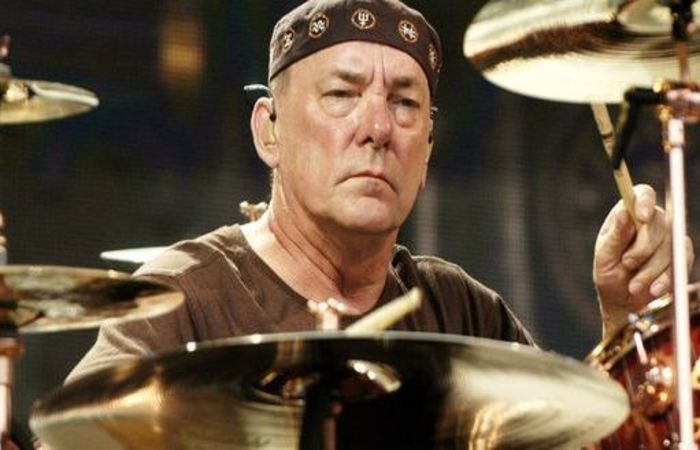 Considerado um dos maiores bateristas da história, músico canadense lutava contra um câncer no cérebro/Foto: Paul Warner/Divulgação Considerado um dos maiores bateristas da história, músico canadense lutava contra um câncer no cérebro/Foto: Paul Warner/Divulgação